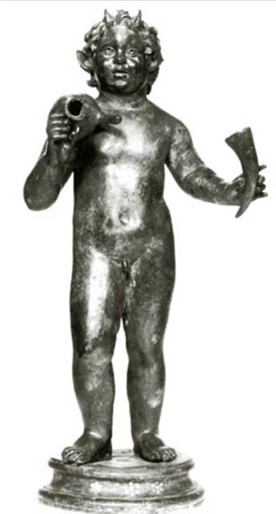 Villa dei Papiri, Herculaneum. Atrium. Bronze statue of Silenus with wineskin and drinking horn in left hand found in 1754 round the impluvium.
Now in Naples Archaeological Museum. Inventory number 5033.